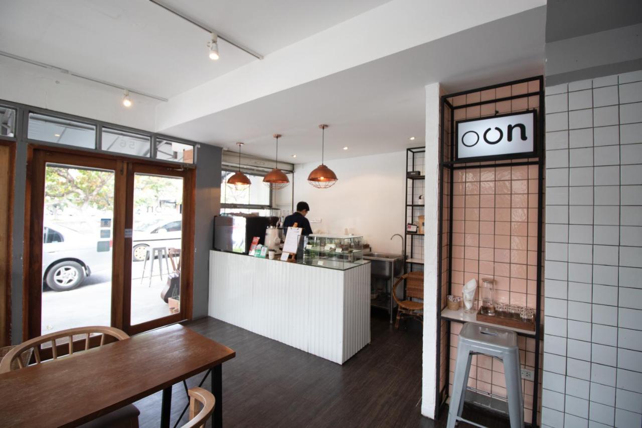 Oon Poshtel X Cafe Hostel Chiang Mai Luaran gambar