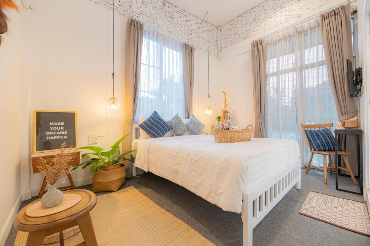 Oon Poshtel X Cafe Hostel Chiang Mai Luaran gambar