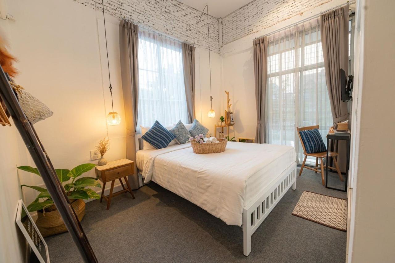 Oon Poshtel X Cafe Hostel Chiang Mai Luaran gambar