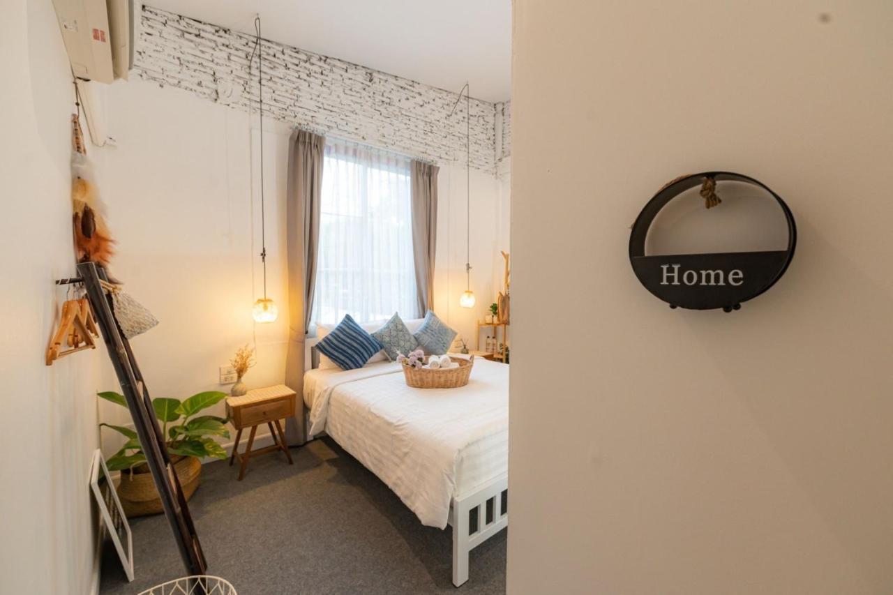 Oon Poshtel X Cafe Hostel Chiang Mai Luaran gambar