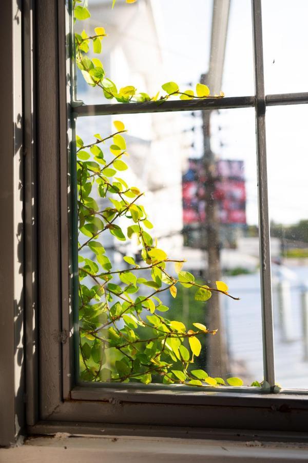 Oon Poshtel X Cafe Hostel Chiang Mai Luaran gambar