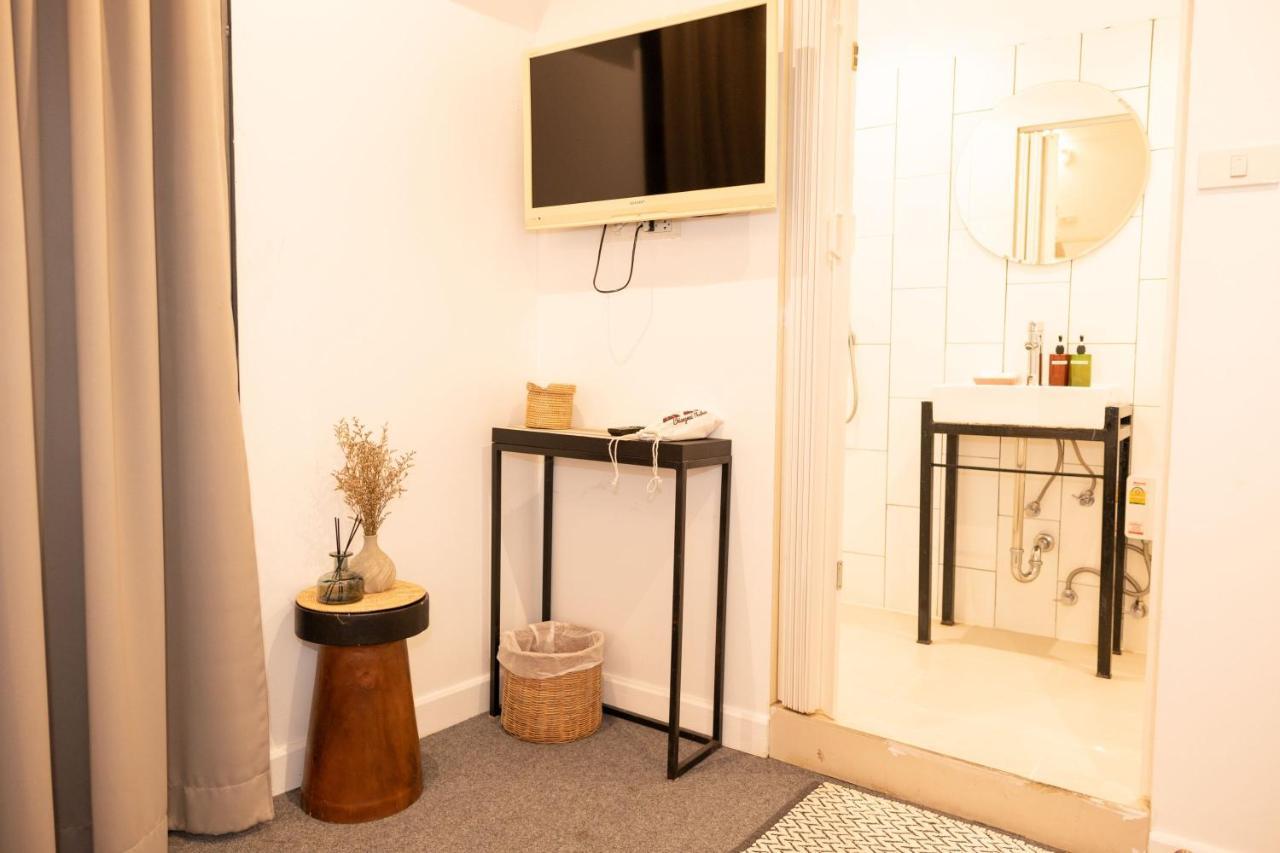 Oon Poshtel X Cafe Hostel Chiang Mai Luaran gambar